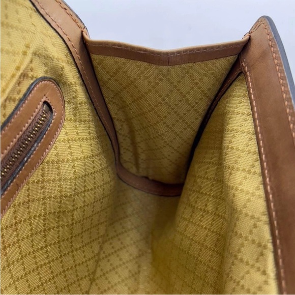 Gucci Tan Leather Shoulder Bag - Picture 10 of 16